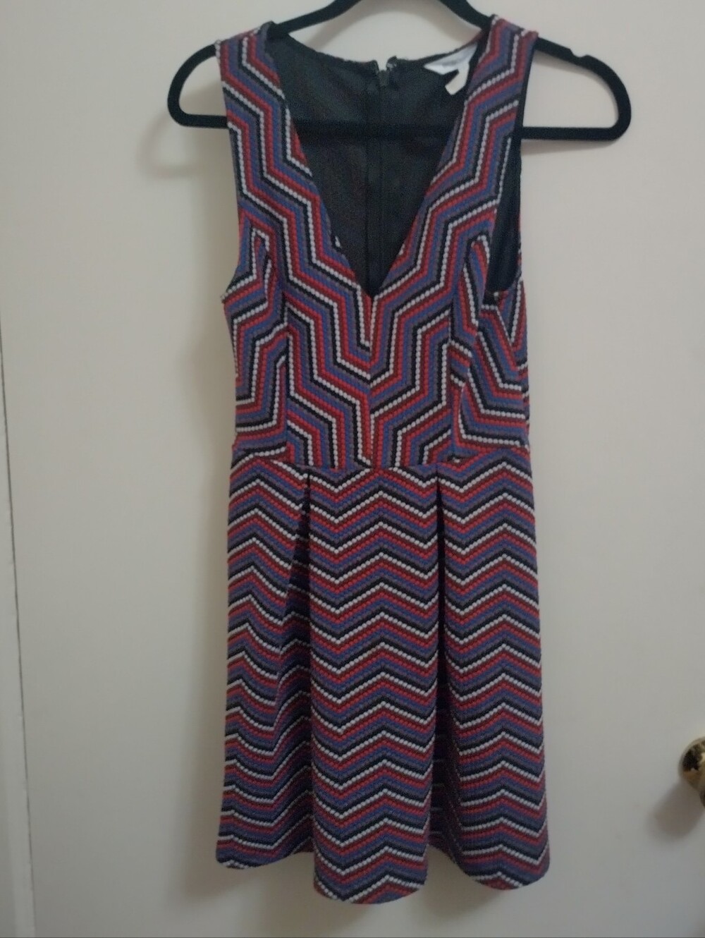 BCBGeneratiom Chevron Sleeveless Mini Dress Sz 4